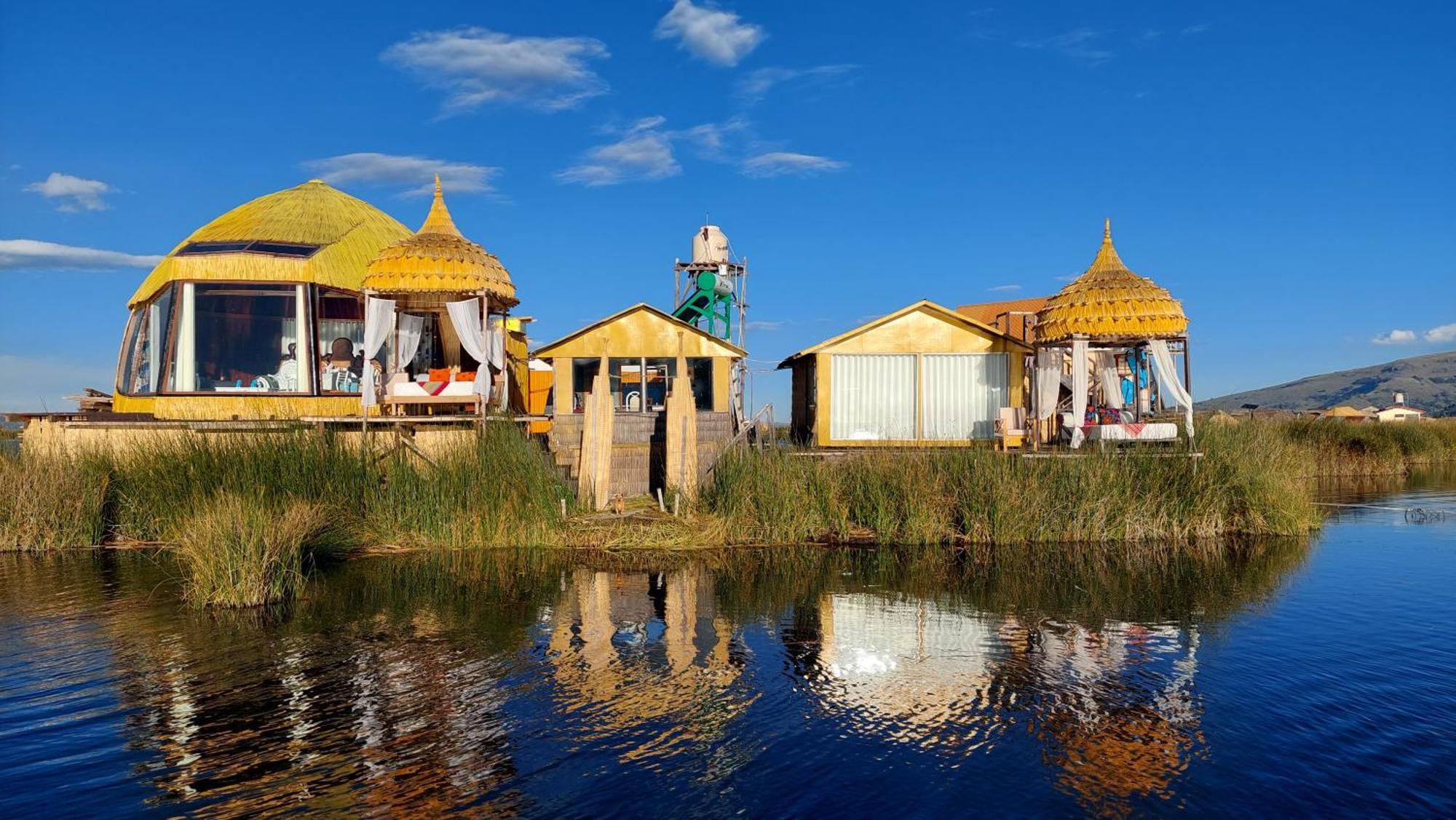 Uros Lodge Peru Puno Exteriör bild