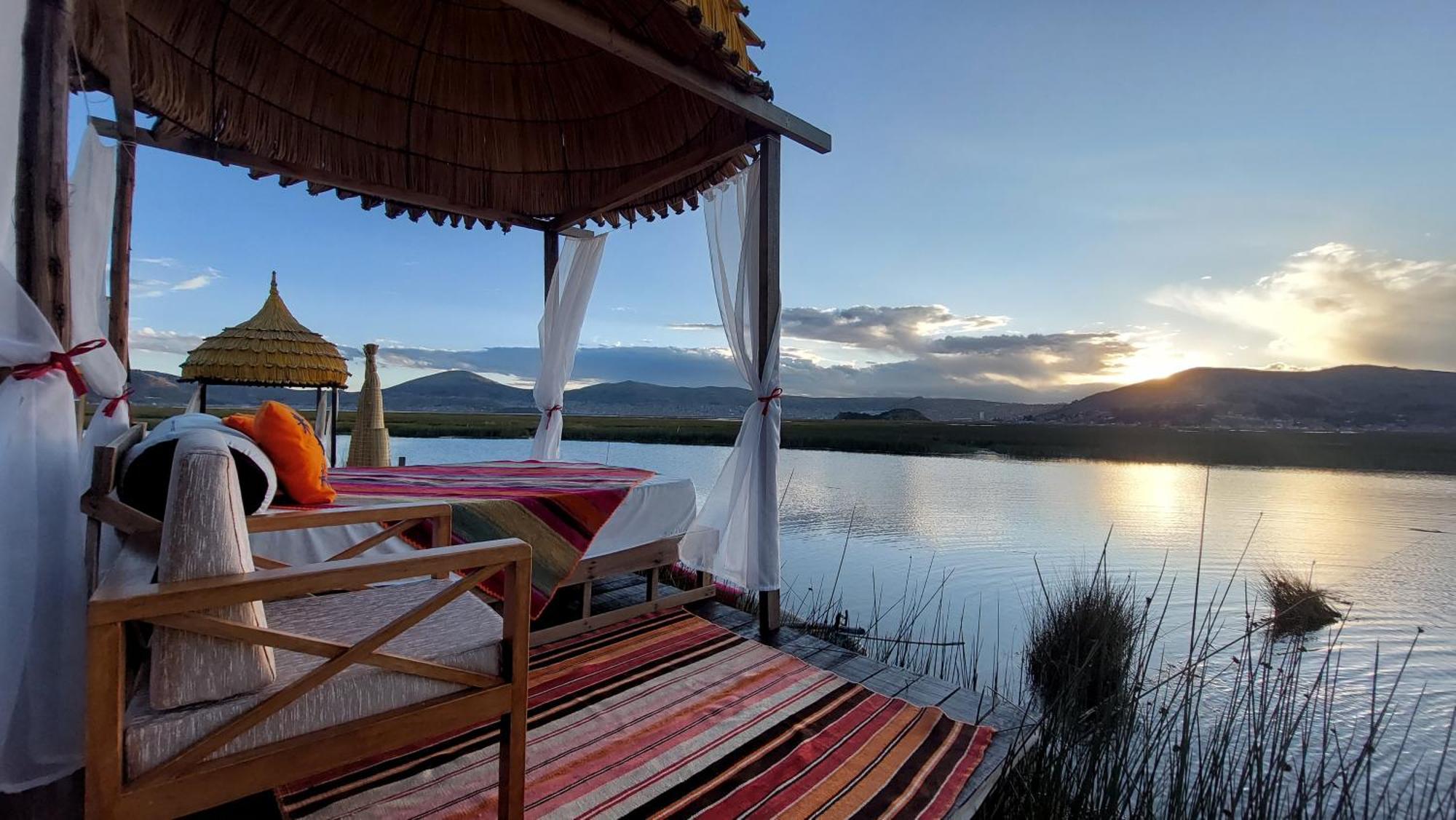 Uros Lodge Peru Puno Exteriör bild